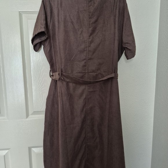 Elegant Brown Midi Dress with Belt - Picture 2 of 4